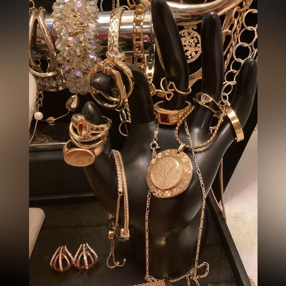 ⚜️ Huge 4 LB Jewelry Lot | Vintage & Mod Bulk Bundle | Reseller Inventory! ⚜️ - Picture 9 of 12